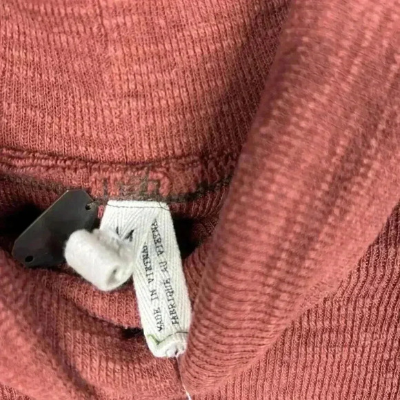 We The Free Top Medium High Neck Back Slit Long Sleeves Thermal Sz M - Picture 4 of 8